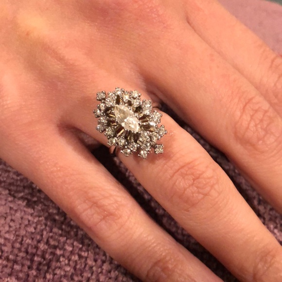 18 KGE CZ cocktail ring size 6 - Picture 4 of 14